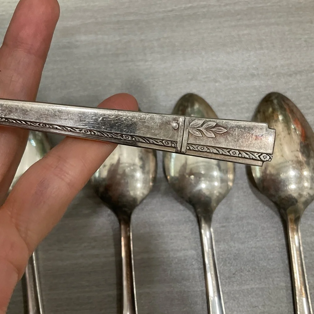 1938 ONEIDA GRENOBLE‎ SILVERPLATE HEIRLOOM SIX LARGE SPOONS